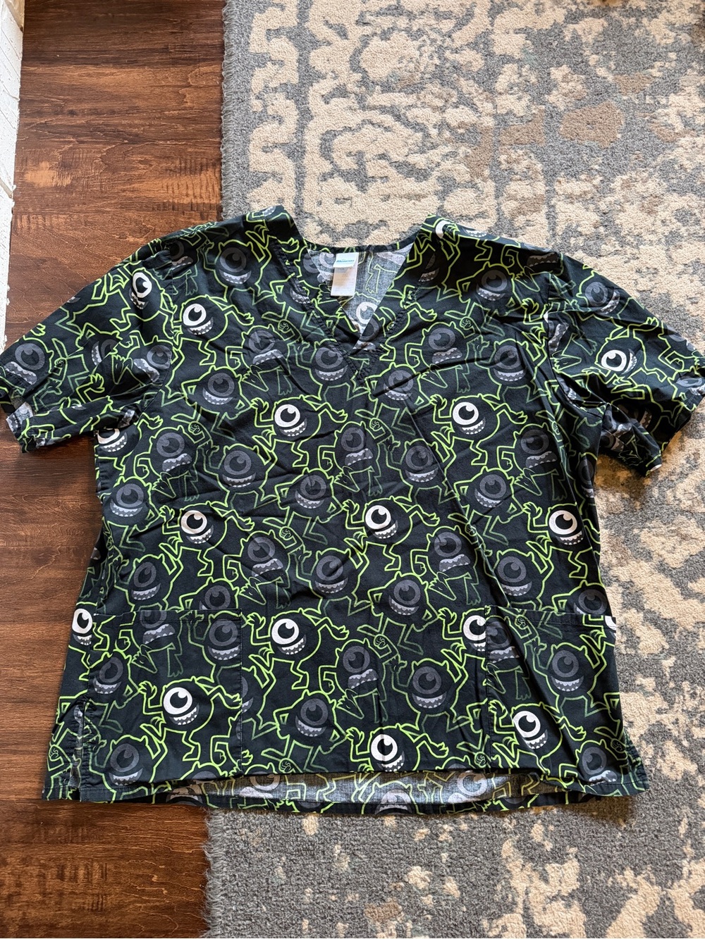Men’s Disney Monster Inc Scrub Top Size XXL